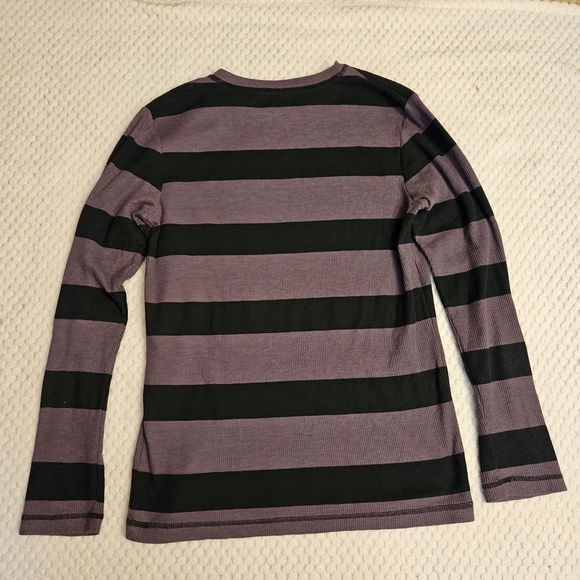 No Boundaries Textured Long Sleeve Striped Tee - Picture 3 of 3